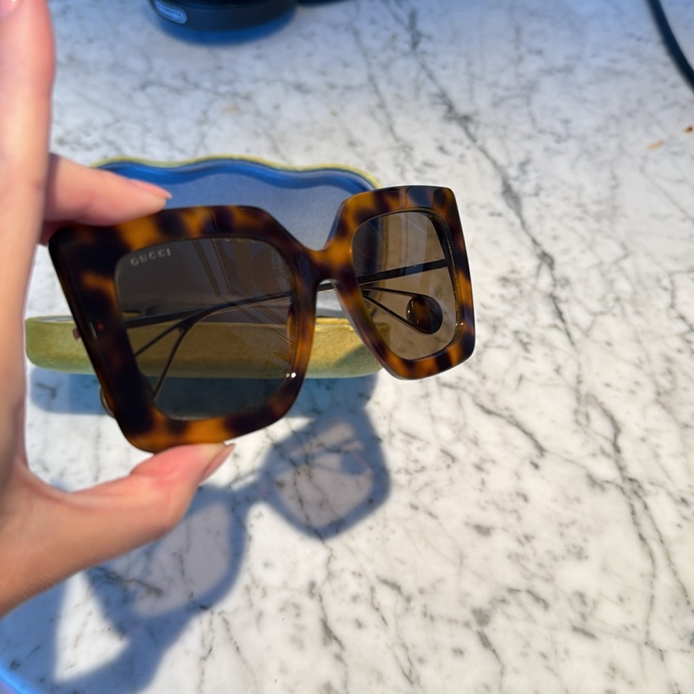 Gucci Tortoiseshell Square Sunglasses - Picture 9 of 11